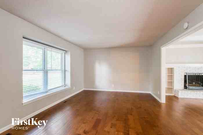 4610 Brookshire Pkwy - Photo 3 of 15