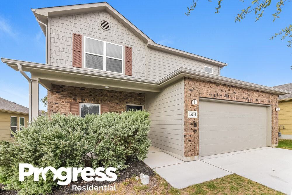 15210 Pandion Dr - Photo 2 of 12