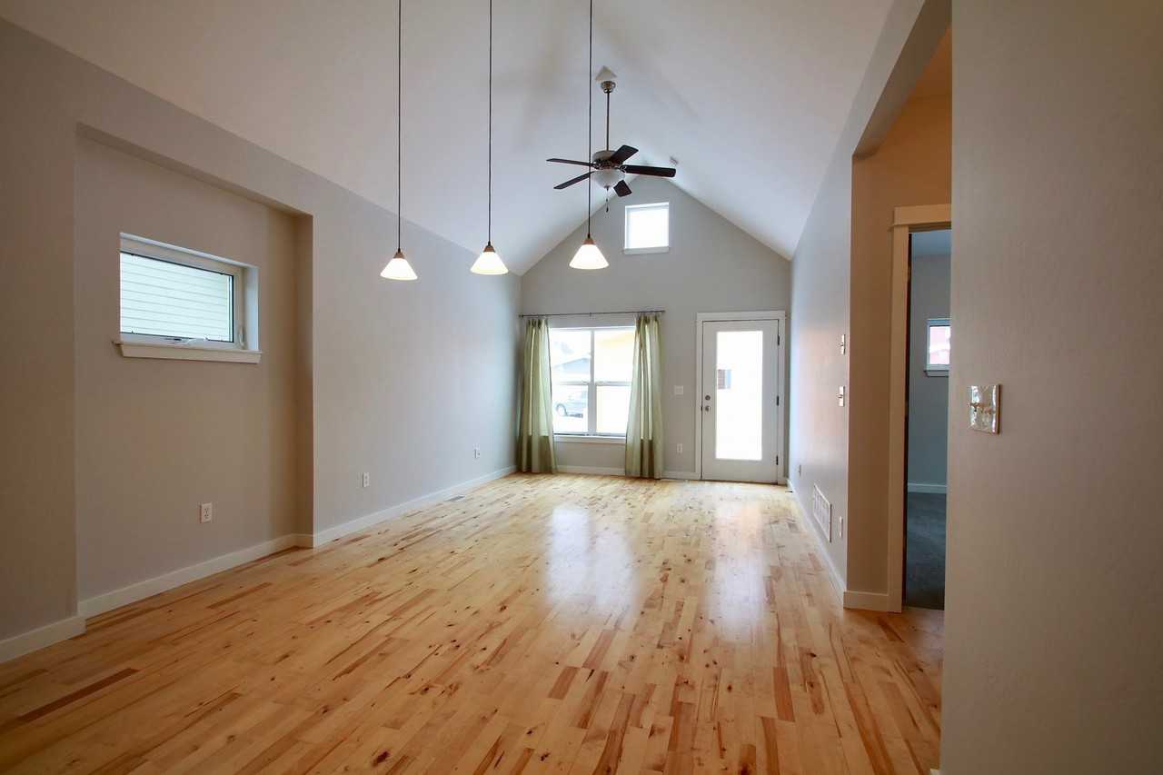 324 Kimball Ave - Photo 3 of 13