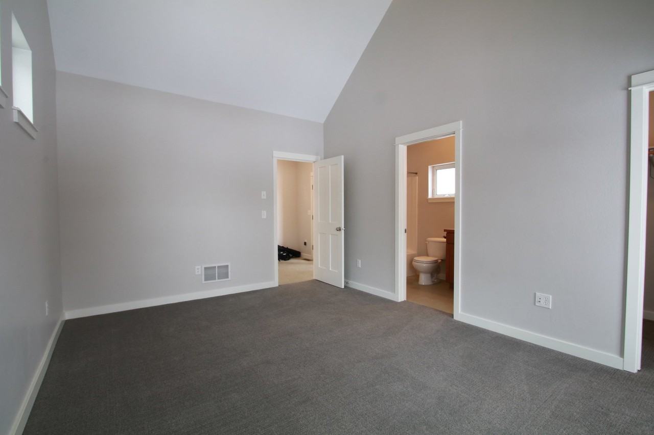 324 Kimball Ave - Photo 4 of 13