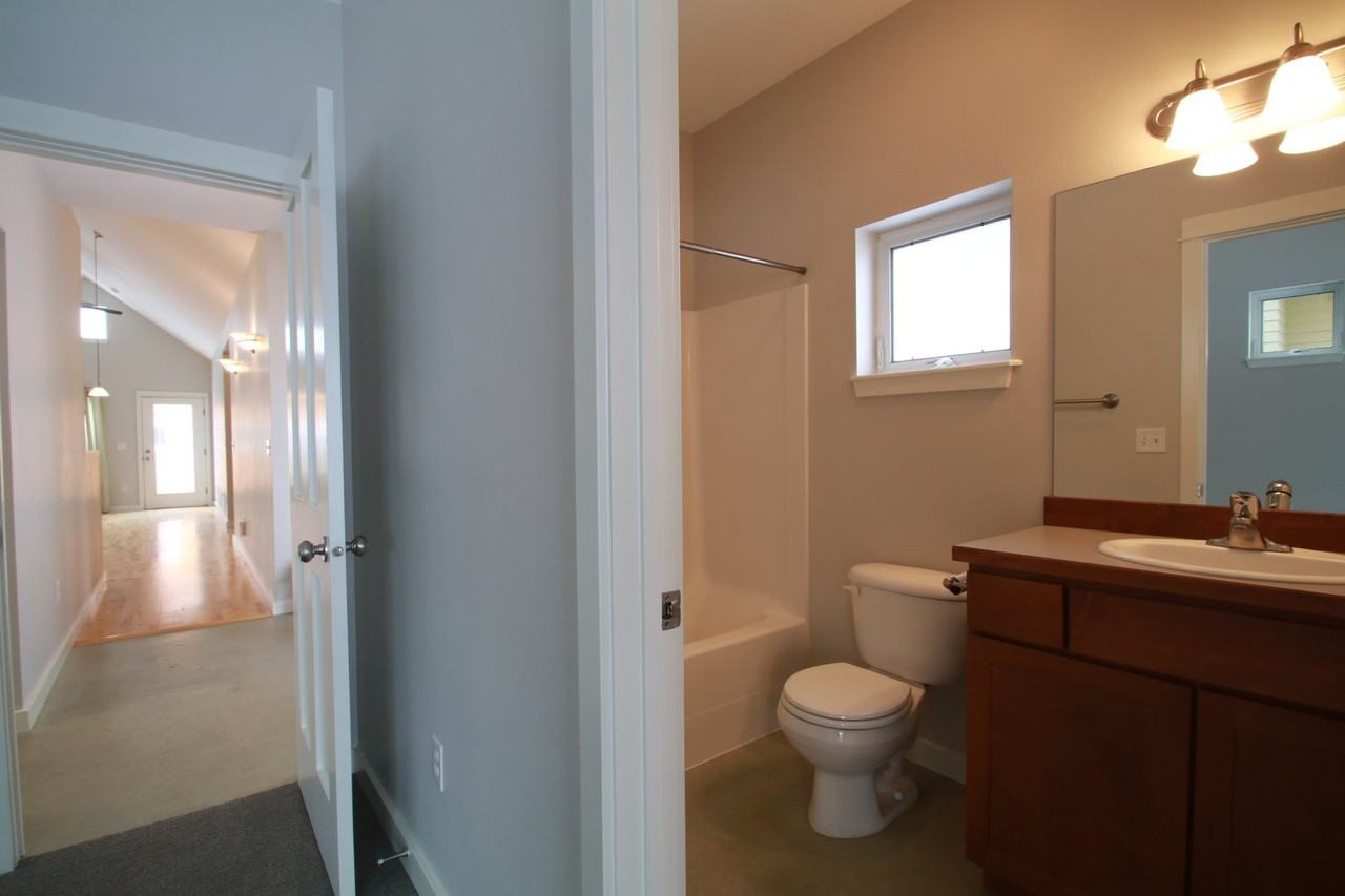 324 Kimball Ave - Photo 5 of 13