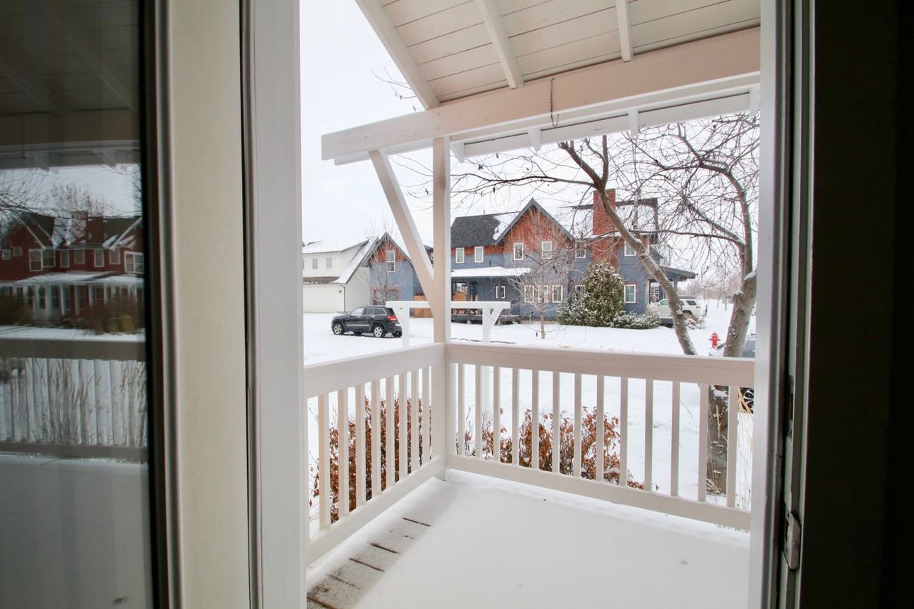 324 Kimball Ave - Photo 6 of 13