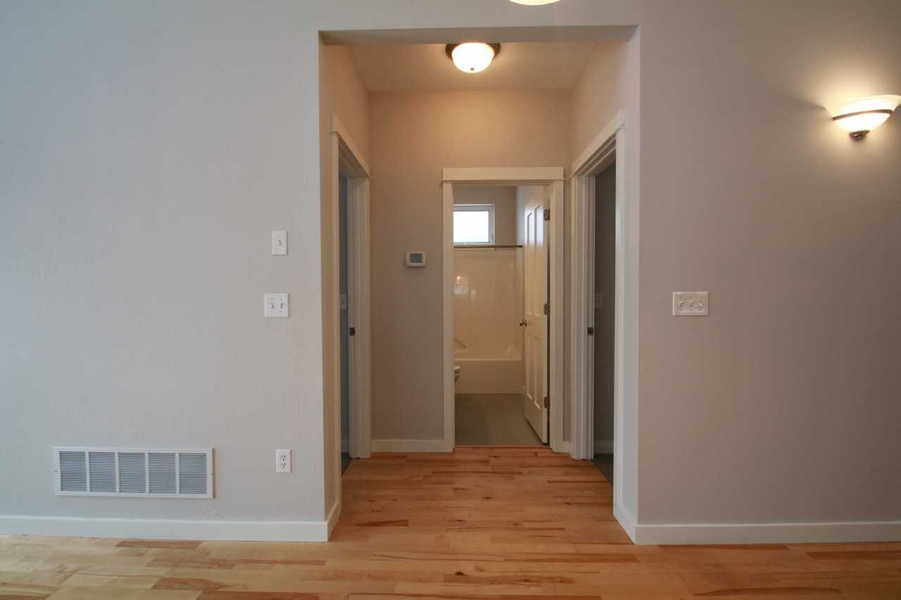 324 Kimball Ave - Photo 7 of 13