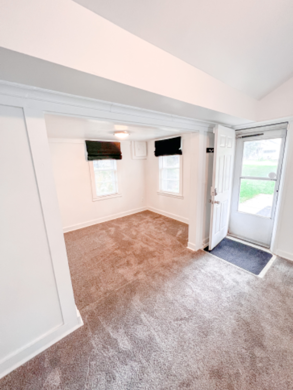 2318 S Scott Ave - Photo 2 of 9