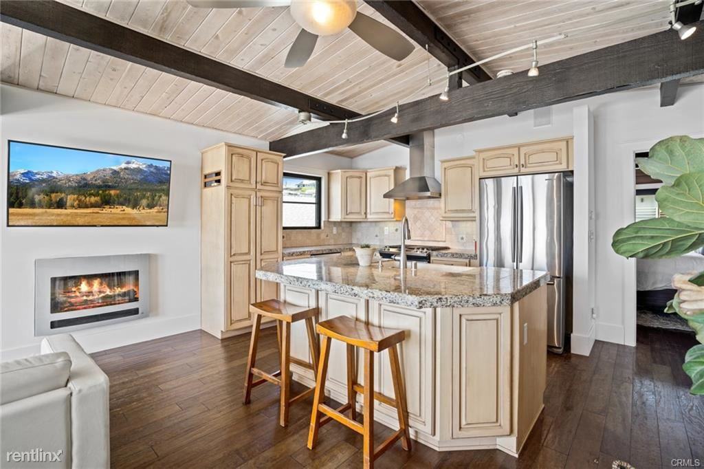 1029 Katella St - Photo 2 of 5