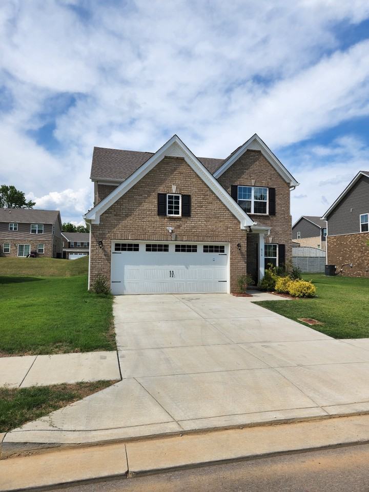 816 Twin Falls Dr - Photo 2 of 28