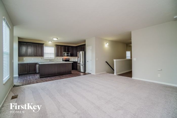 1111 Ayrshire Dr - Photo 2 of 15