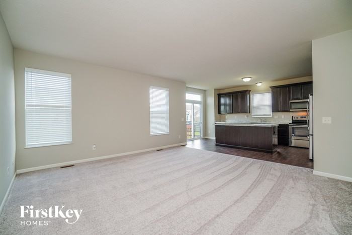1111 Ayrshire Dr - Photo 3 of 15