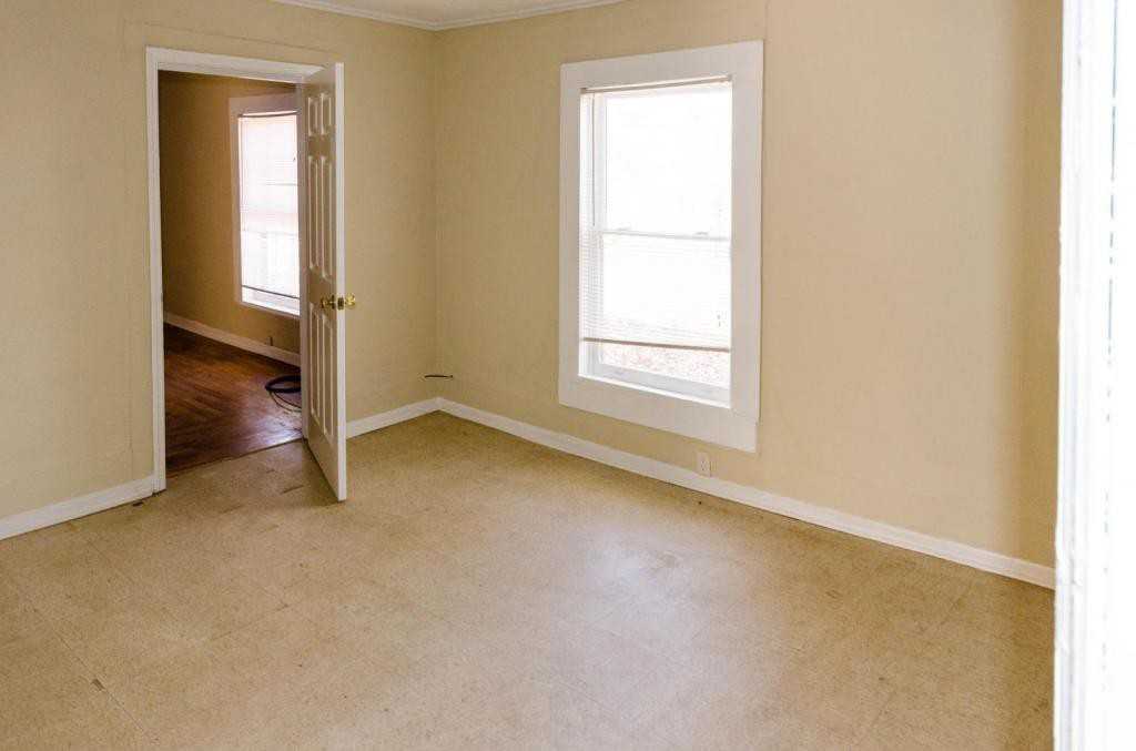 135 Honeysuckle Ln - Photo 3 of 11