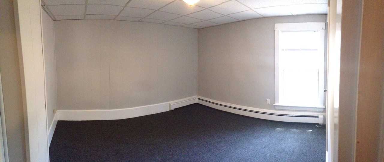 260 Maine Ave - Photo 2 of 8