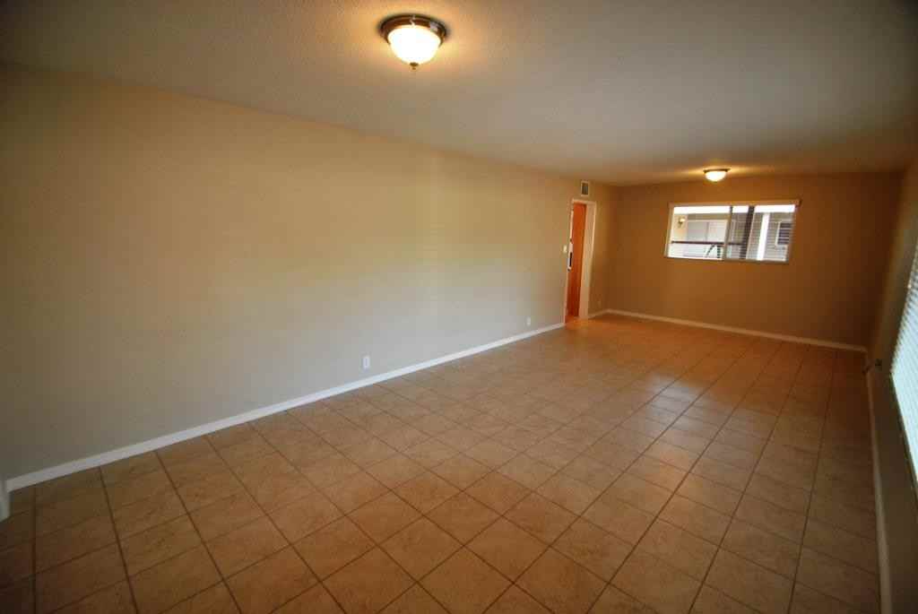 2410 N 38th Pl - Photo 2 of 14