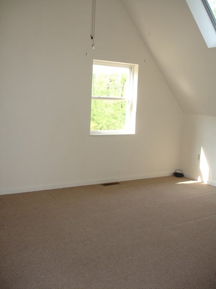 1175 Holtwood Rd - Photo 2 of 11