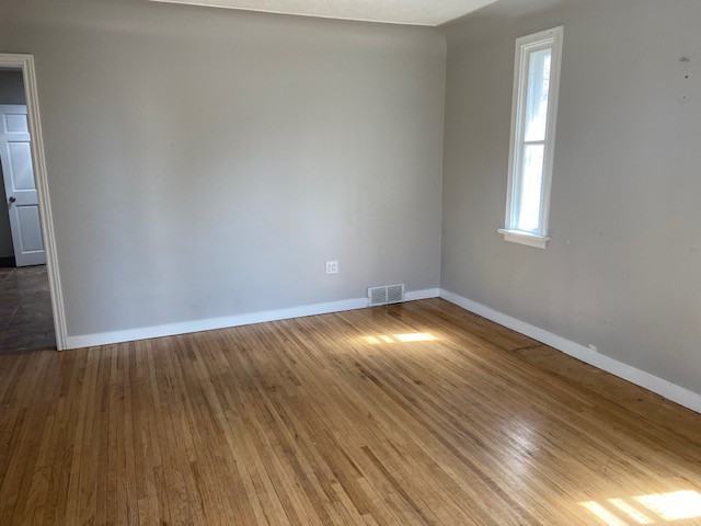 12323 107 Street - Photo 2 of 10