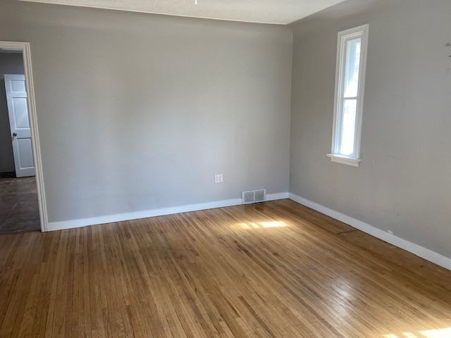 12323 107 Street - Photo 3 of 10