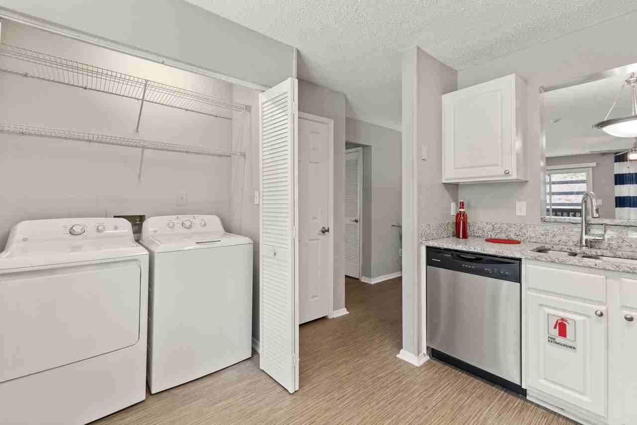 The Addison at Sandy Springs Apartments 7889 Roswell Rd, Sandy