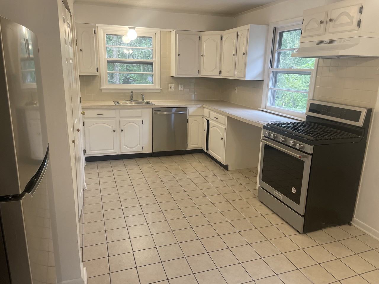 819 Lakeview Ave #2 - Photo 3 of 16