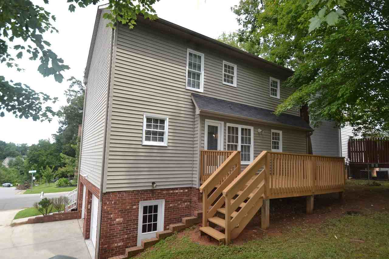 525 Regal Dr - Photo 2 of 15