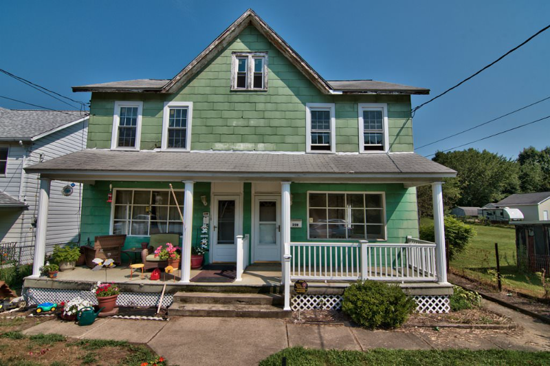 359 Hanover St - Photo 2 of 23