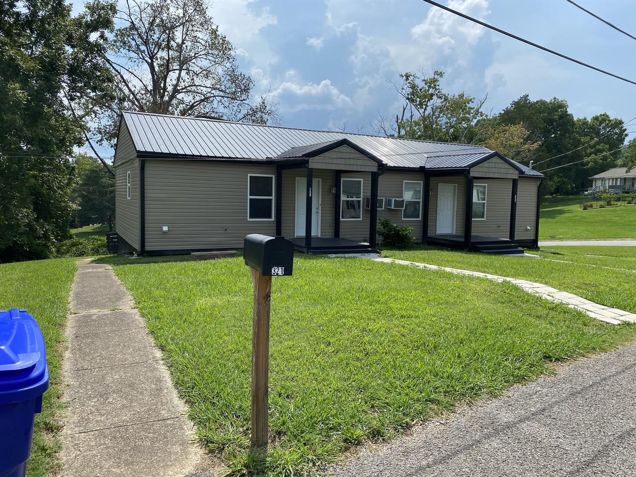 321 Jefferson Ave #321 - Photo 2 of 12