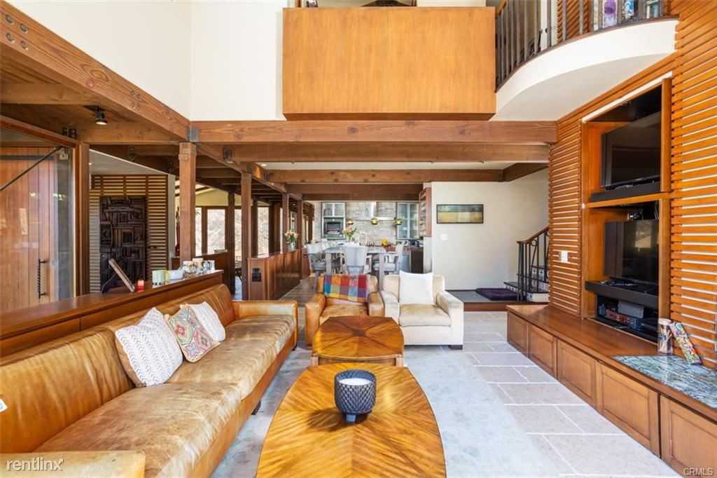 345 Emerald Bay - Photo 2 of 7