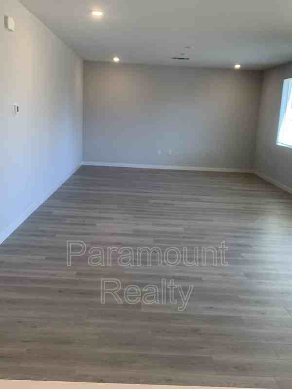 886 Shearwater Rd - Photo 3 of 30