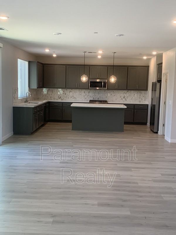 886 Shearwater Rd - Photo 4 of 30