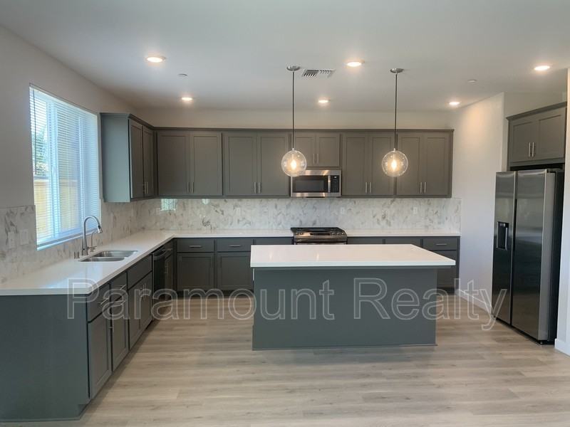 886 Shearwater Rd - Photo 5 of 30