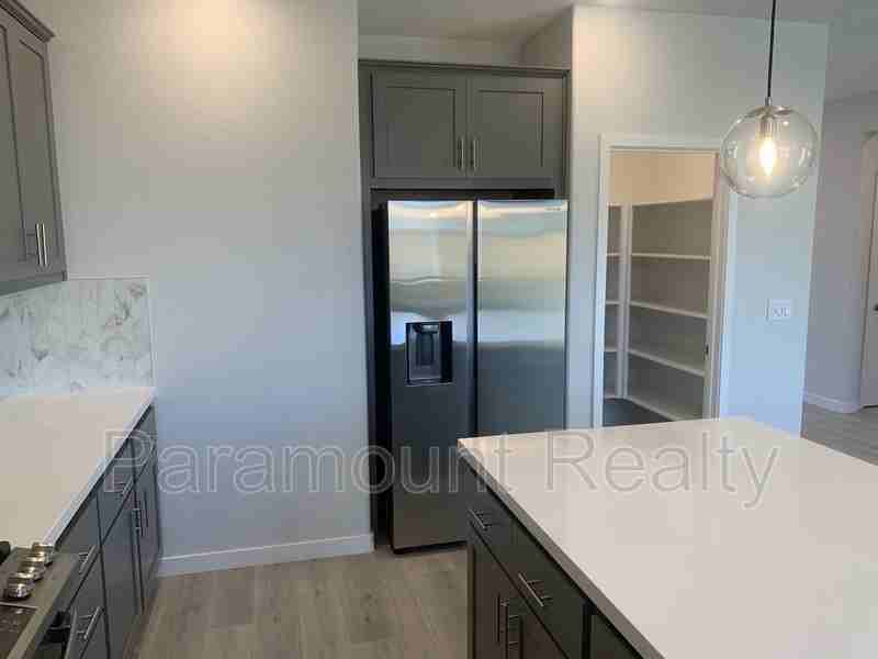 886 Shearwater Rd - Photo 7 of 30