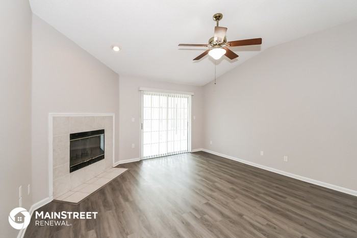 13006 Staffordshire Dr S - Photo 3 of 16