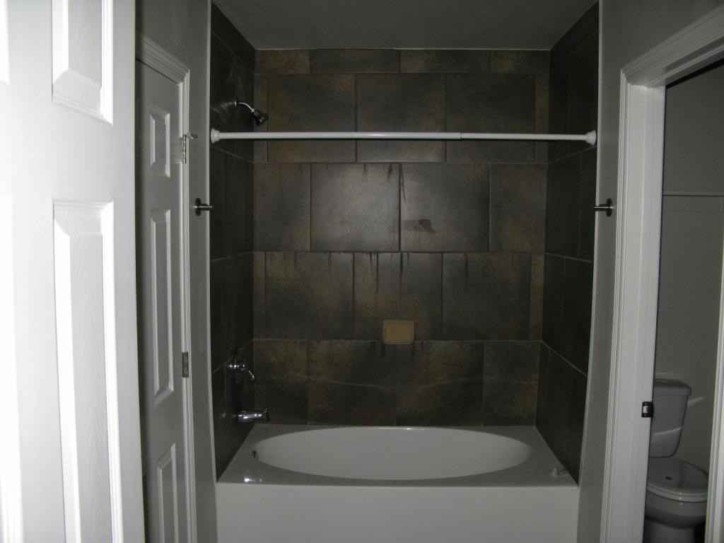 11719 Surrey Hills Boulevard - Photo 5 of 8