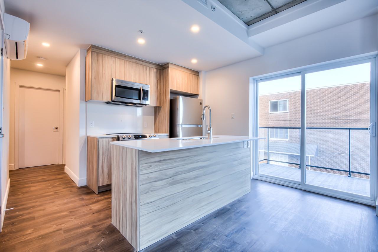 4226 Boulevard SaintJean 504, DollardDes Ormeaux, QC H9H 2A5 2