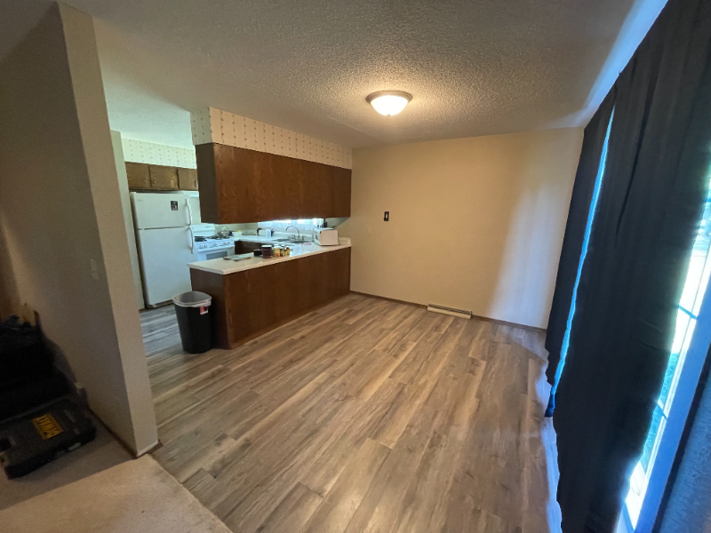 875 N Rerick Ave - Photo 2 of 9