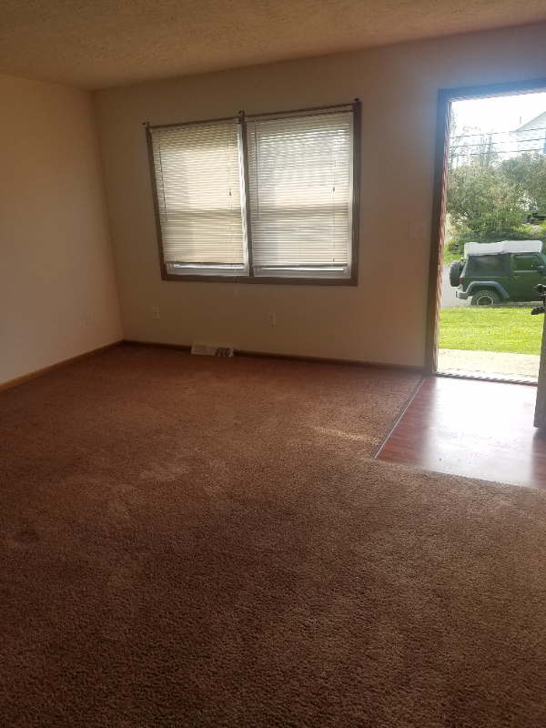 2250 Harsh Ave Se - Photo 2 of 10