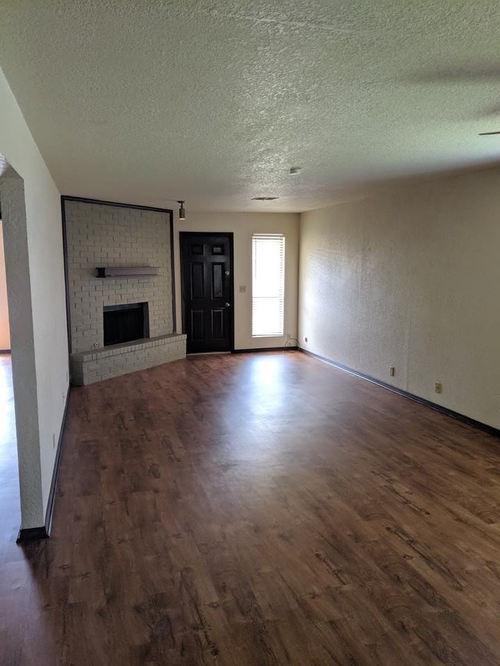1321 Pennington Avenue - Photo 2 of 8