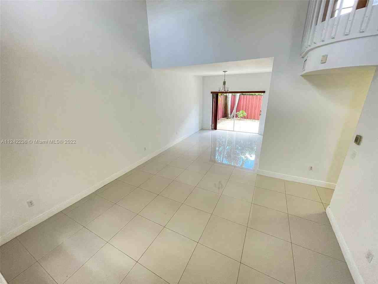 4668 Sw 153rd Ct - Photo 3 of 8