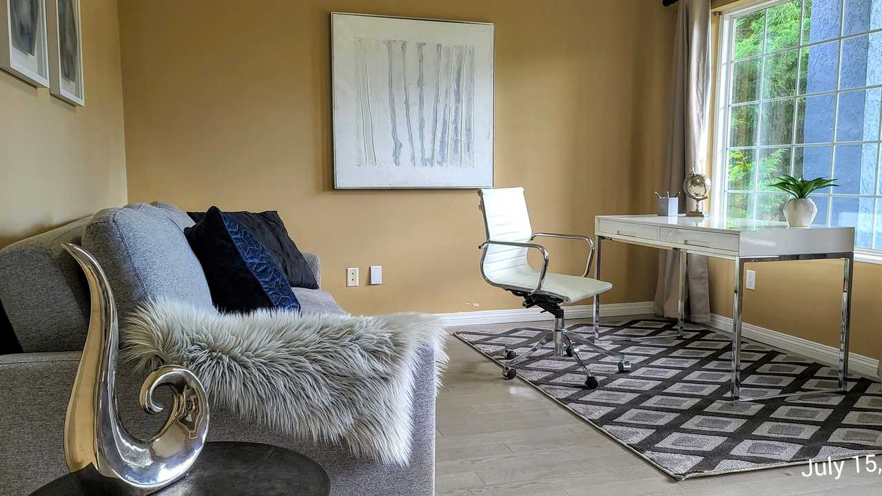 3411 Catalina Crescent - Photo 2 of 23