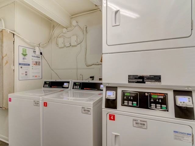 Oasis at the Speedway - Photo 4 of 10