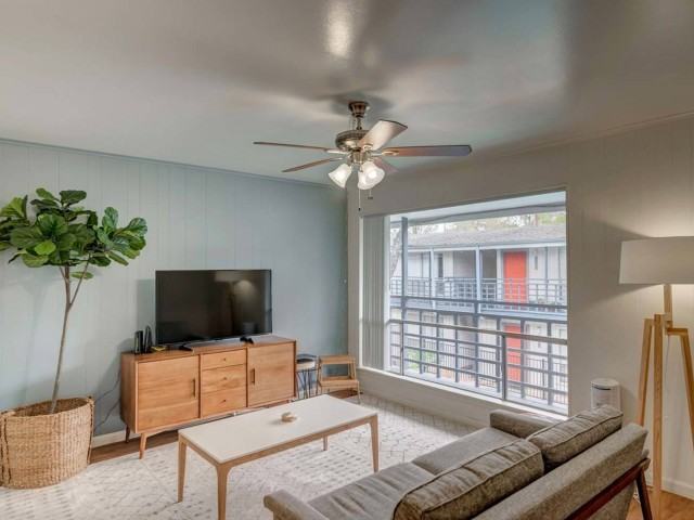 Oasis at the Speedway - Photo 7 of 10