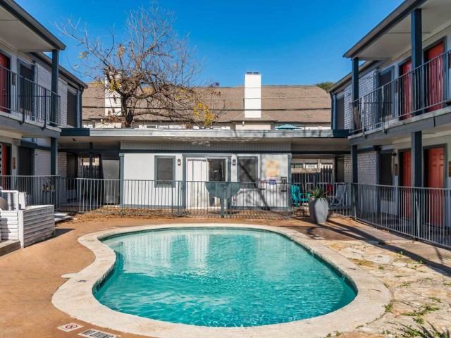 Barton Ridge Apartments - Photo 4 of 21