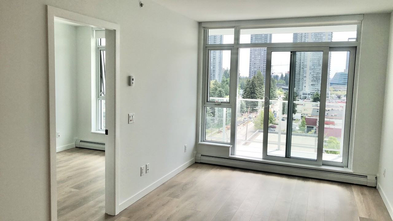 13645 102 Avenue - Photo 4 of 11