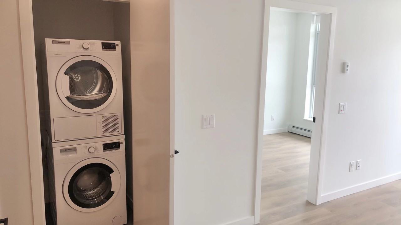 13645 102 Avenue - Photo 5 of 11