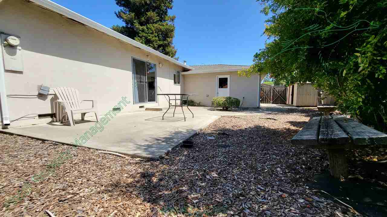 7941 Woodlark Way - Photo 3 of 30
