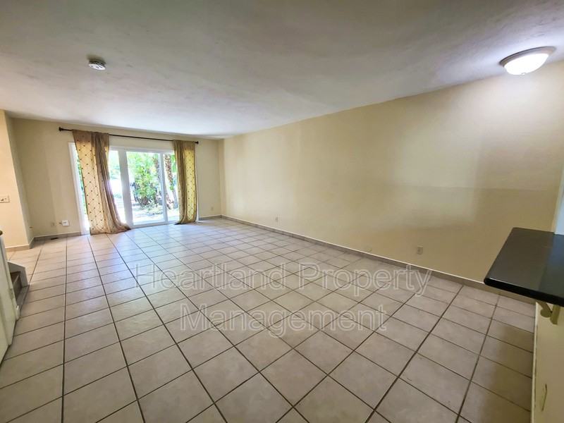 11303 Matinal Cir - Photo 3 of 13