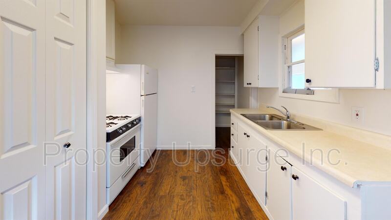 1042 W Court Aly - Photo 2 of 18
