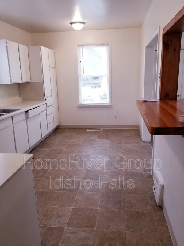 170 4th St - Photo 5 of 15