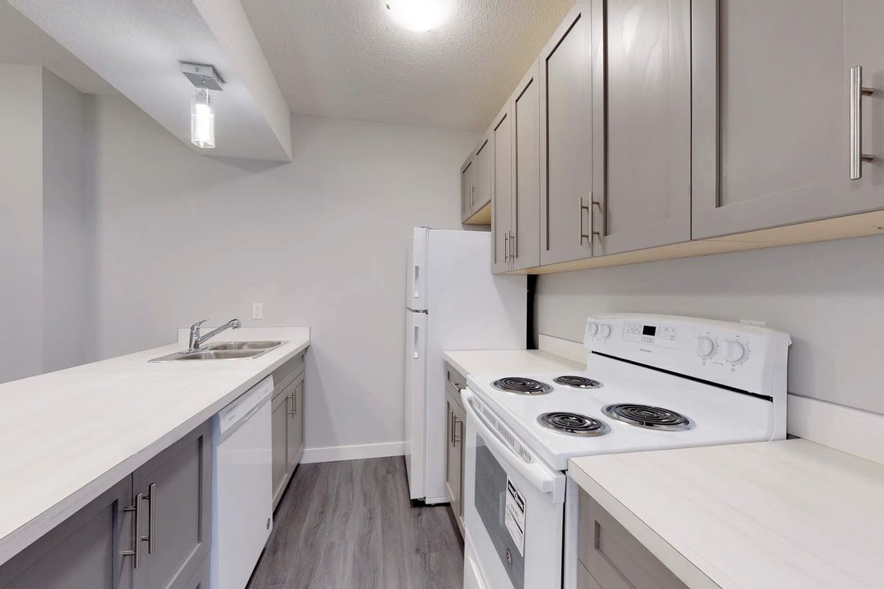 13309 104 St Nw #13309B104S - Photo 3 of 9