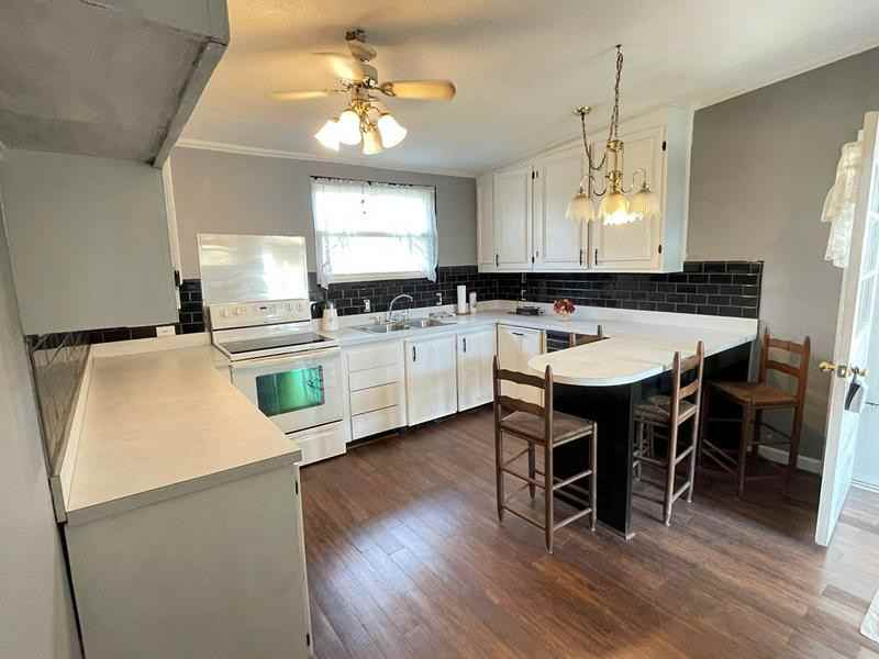 314 W Station St #1 - Photo 2 of 13