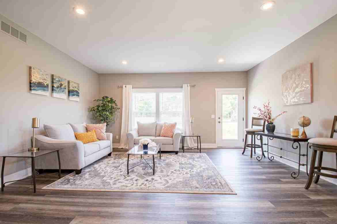 67 Percy Dr #1 - Photo 5 of 29