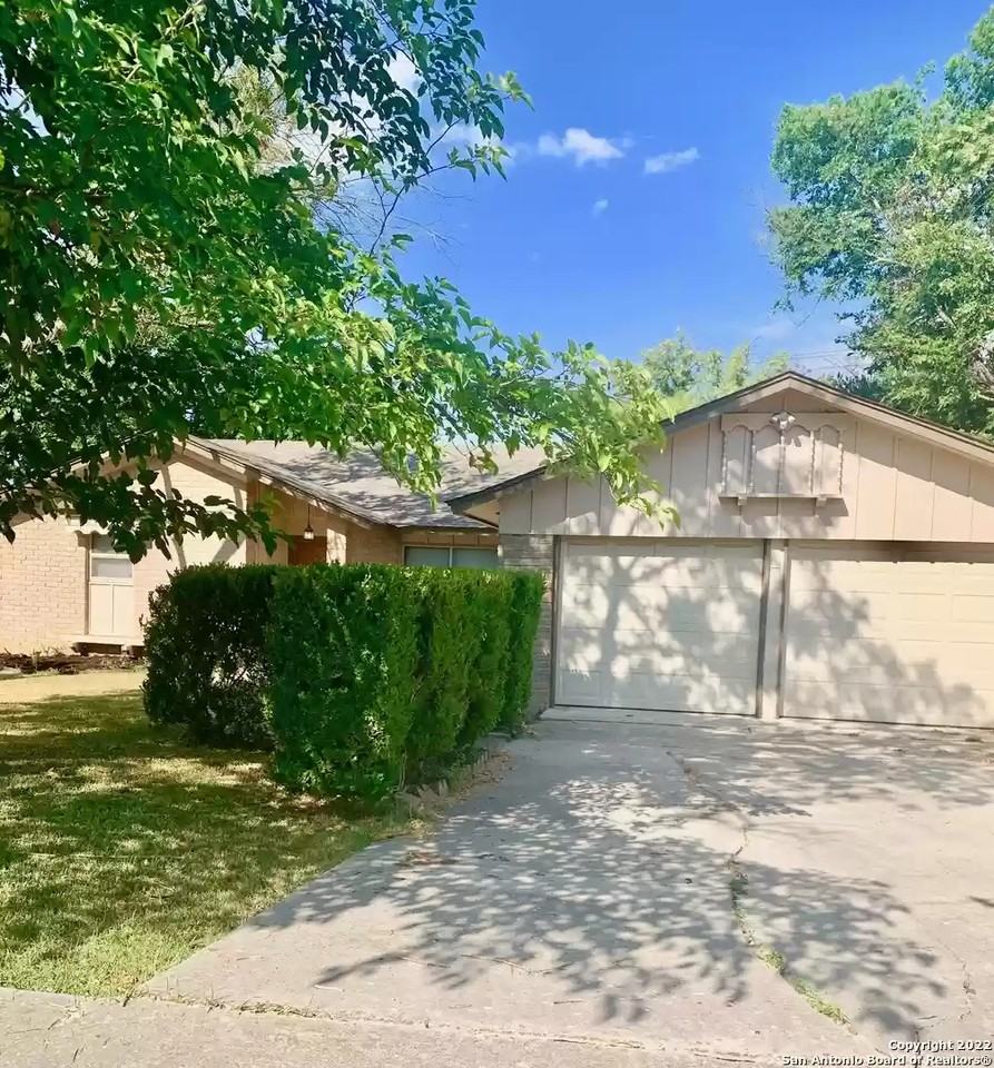 5326 Rambowllette Drive - Photo 2 of 7