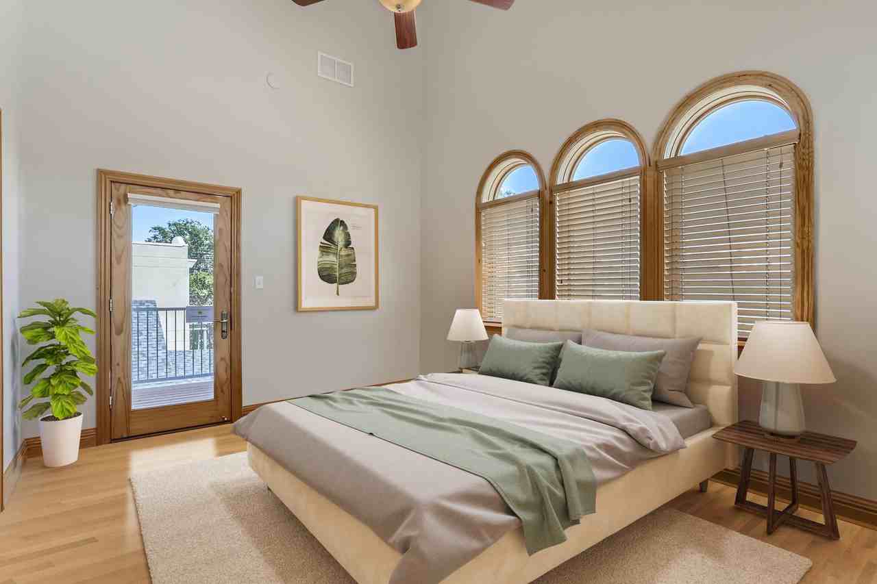 Sophisticated Capitol Hill home with gorgeous city views - Photo 6 of 27